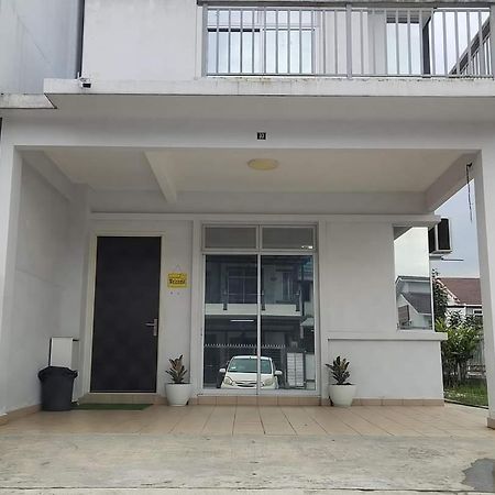 Homestay Greenway Pasir Gudang Ngoại thất bức ảnh